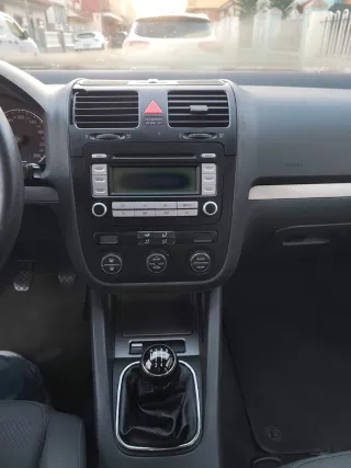 Volkswagen Golf 2004