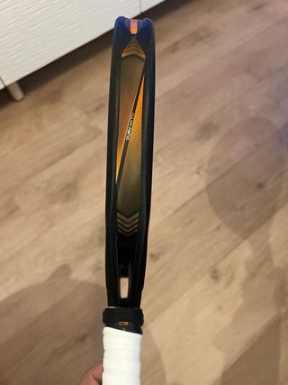 Bullpadel Vertex 04 Hybrid 2025