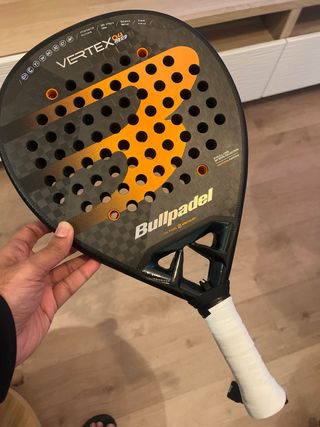 Bullpadel Vertex 04 Hybrid 2025