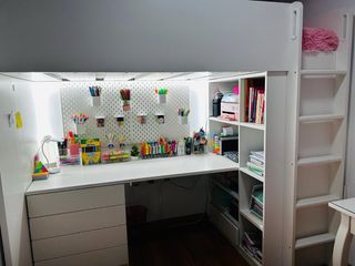 Cama juvenil con escritorio blanco