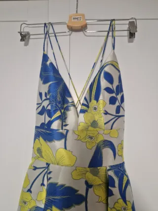 Vestido de fiesta estampado floral. Sin usar.