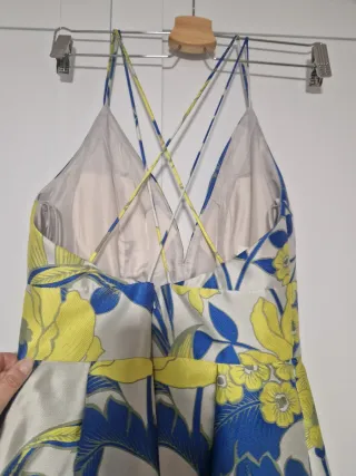 Vestido de fiesta estampado floral. Sin usar.