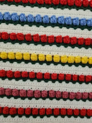 Manta tejida a mano con tulipanes