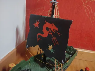 Barco Pirata Playmobil con Figuras y Tesoro