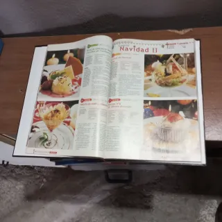 2 libros, Repostería y otra La cocina práctica.