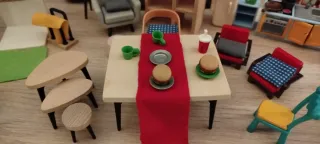 Mobiliario miniatura para casa de muñecas