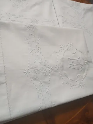 Sábana antigua algodón bordada a mano