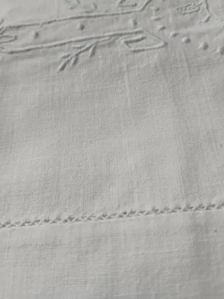 Sábana antigua algodón bordada a mano