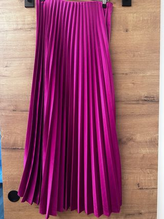 Falda midi Zara plisada fucsia