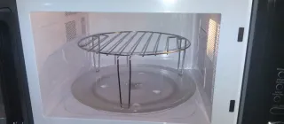 Microondas Saba con Grill usado 5 meses.