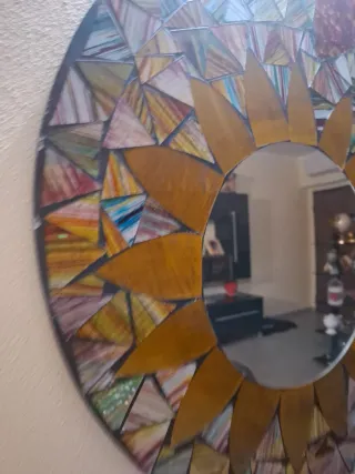 Specchio da parete decorato