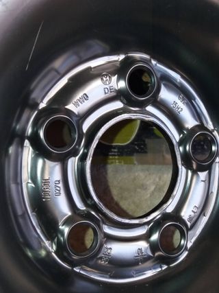 Rueda Pirelli P7 195/65 R15 91V con llanta.