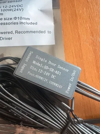 Sensore LED per anta armadio