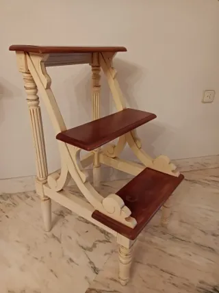 Escalera de biblioteca vintage