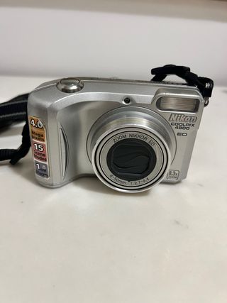 Nikon Coolpix 4800 Fotocamera Digitale Argento