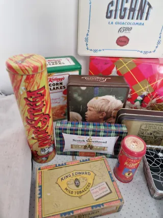 Scatole di latta vintage