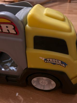 Camión Transportador de Coches. Con sonido y luces