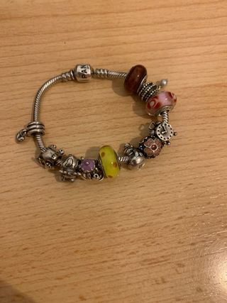 Pulsera Pandora con charms