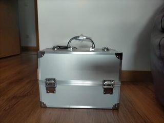 Maletín maquillaje con 84 productos