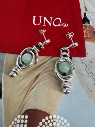 Pendientes UNO de 50 Plata y Piedra Verde