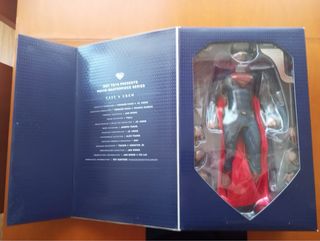 Henry cavill figura superman hot toys