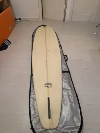 Tabla de surf con funda