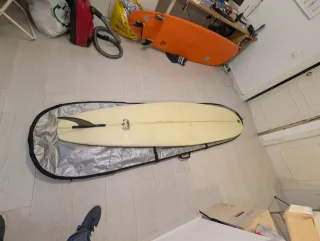 Tabla de surf con funda