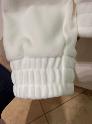 Giacca felpa Guess ciniglia bianca con cappuccio