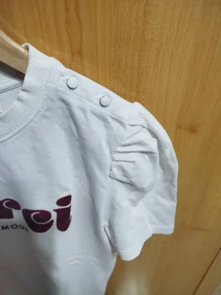 Camiseta blanca con mensaje Merci Mon Amour