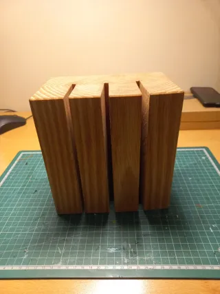 Cuchillero de madera maciza Nogal