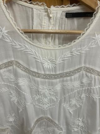 Camisa blanca bordada talla M