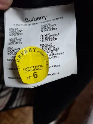Abrigo Burberry Negro