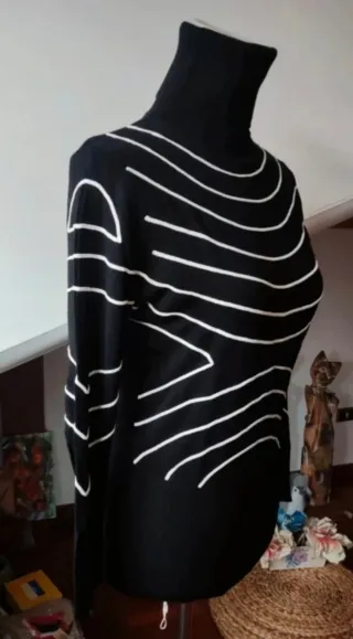 Maglione donna collo alto righe bianche