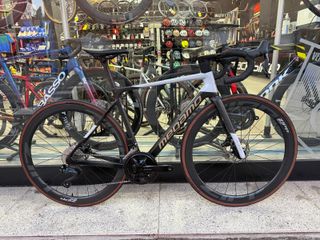 BICICLETA DE CARRETERA MEGAMO RAISE 15 CW