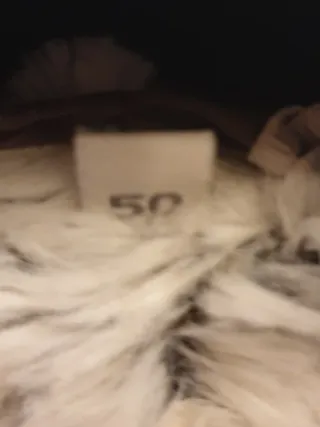 Cazadora gris y blanca. Talla 50.