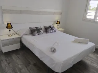 Se alquila estupendo chalet cerca de la barrosa a