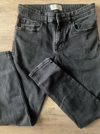 Pantalón vaquero negro Pull&Bear Talla 40
