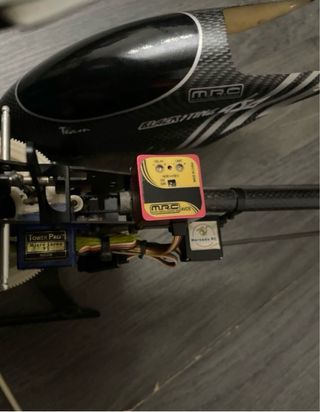 Helicóptero Black Sting 450