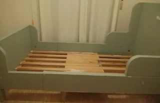Cama infantil Ikea madera.