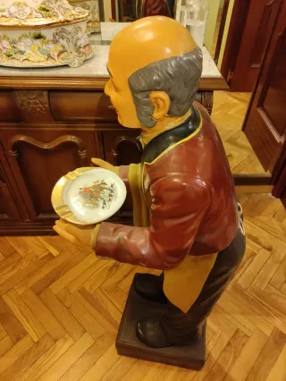 Figura mayordomo camarero gran tamaño