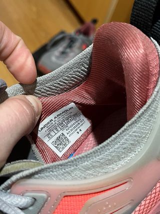 Zapatillas Under Armour Gris y Rosa