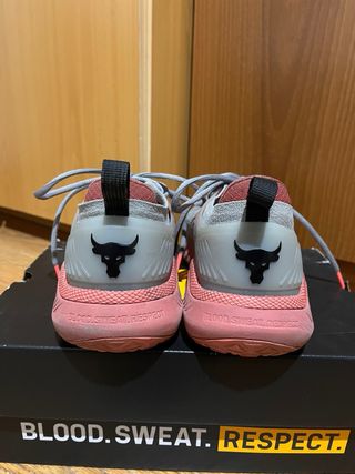 Zapatillas Under Armour Gris y Rosa