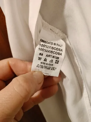 Camicia bianca senza maniche