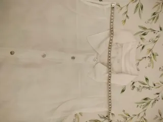 Camicia bianca senza maniche