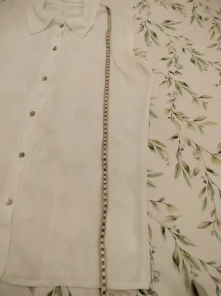 Camicia bianca senza maniche