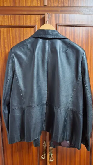 Chaqueta de cuero negra