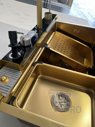 Fregadero Oro Multifunción con Pantalla Digital