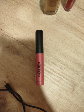 Lote Maquillaje Chanel y Magic Studio