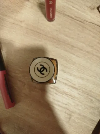 Lote Maquillaje Chanel y Magic Studio