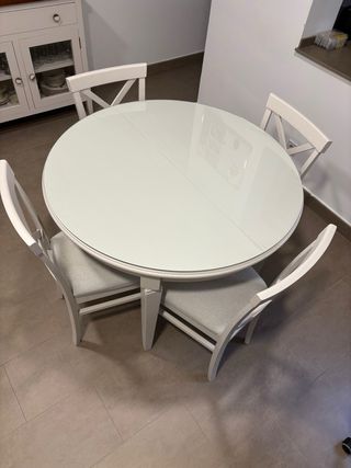 Mesa redonda comedor y 4 sillas
